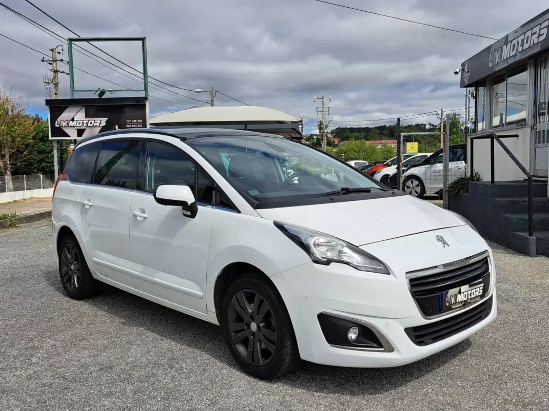 Peugeot 5008 2016 - 13450 EUR, 164950 km - AUTO.MOTO.pt - 164950km - foto 1 de 47