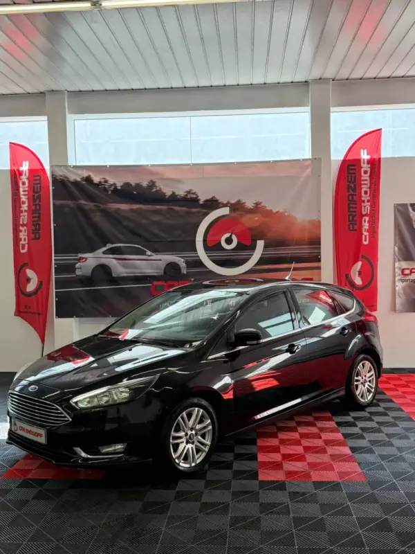 Ford Focus 2018 - 10900 EUR, 145000 km - AUTO.MOTO.pt - 145000km - foto 3 de 9