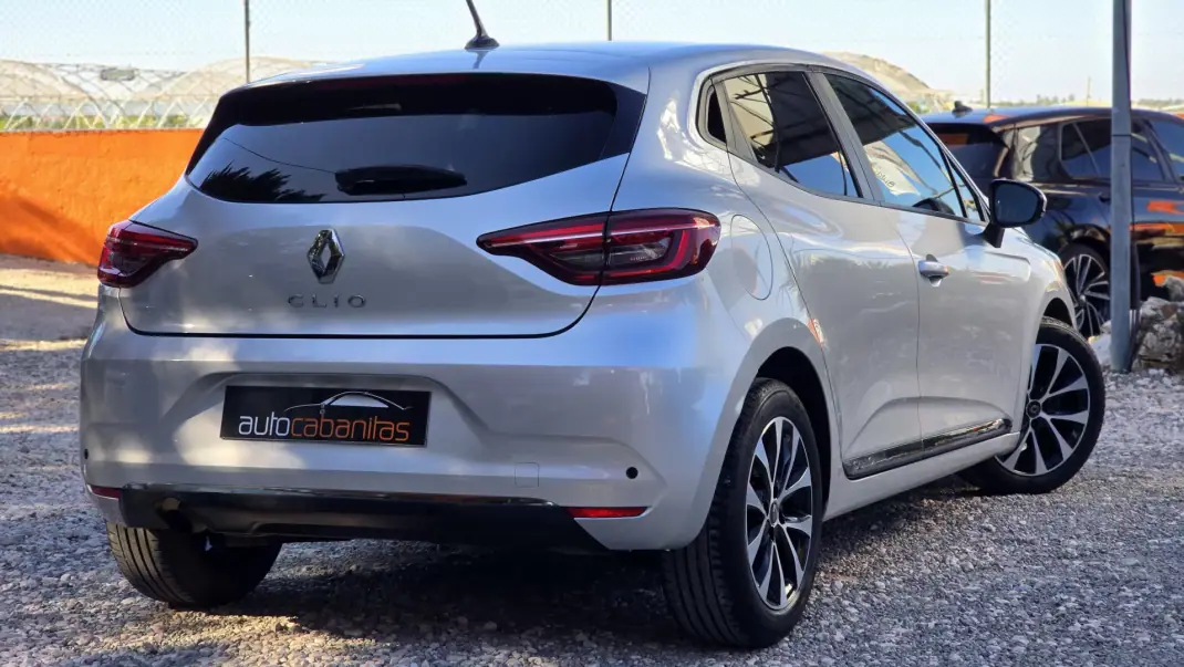 Renault Clio 2020 - 12850 EUR, 66000 km - AUTO.MOTO.pt - 66000km - foto 3 de 18