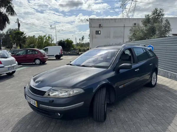 Renault Laguna Break 2003 - 2250 EUR, 186122 km - AUTO.MOTO.pt - 186122km - foto 8 de 16