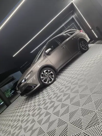 Toyota Auris Touring Sports 2018 - 18900 EUR, 79000 km - AUTO.MOTO.pt - 79000km - foto 11 de 27
