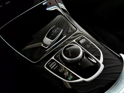 Mercedes-Benz C 300 2019 - 25900 EUR, 228972 km - AUTO.MOTO.pt - 228972km - foto 34 de 35