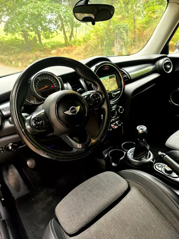 MINI 3 Portas 2015 - 15990 EUR, 138000 km - 138000km - foto 33 de 39