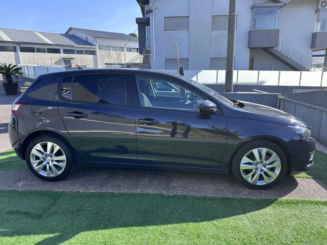Peugeot 308 2018 - 12500 EUR, 280000 km - AUTO.MOTO.pt - 280000km - foto 14 de 41