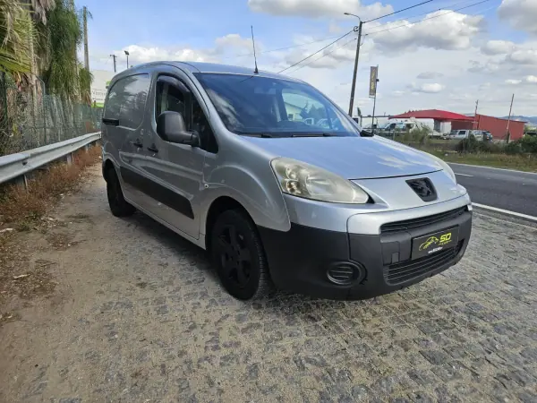 Peugeot 2011 — photo 2 of 7