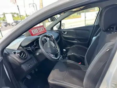 Renault Clio 2017 - 12990 EUR, 124490 km - 124490km - foto 3 de 7
