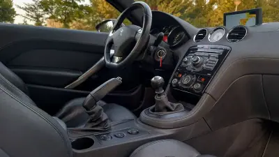 Peugeot RCZ 2011 - 13500 EUR, 94000 km - AUTO.MOTO.pt - 94000km - foto 8 de 19