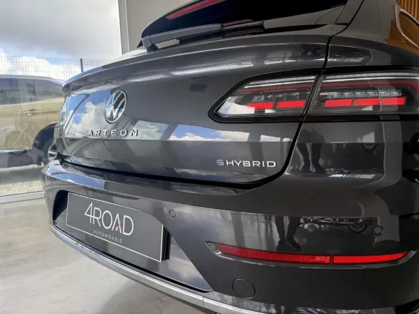 Volkswagen Arteon Shooting Brake 2021 - 23500 EUR, 168600 km - AUTO.MOTO.pt - 168600km - foto 125 de 144