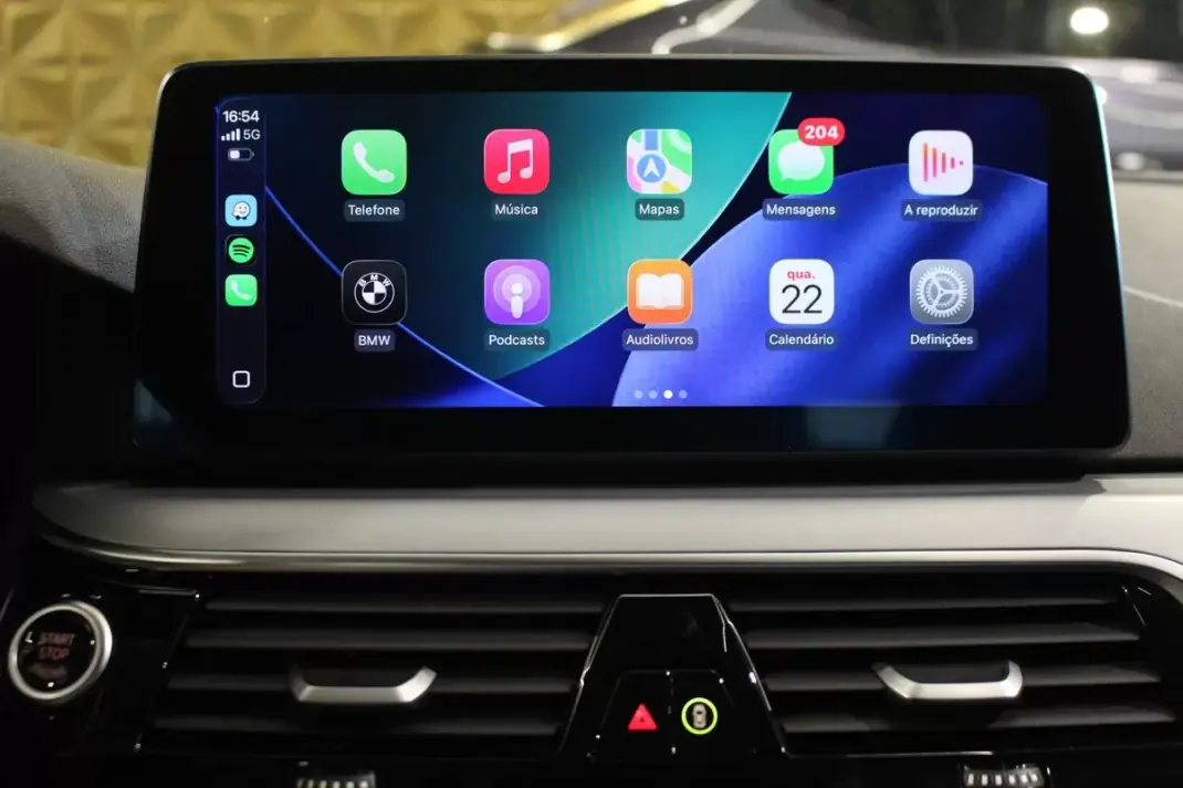 BMW 520 2023 - 29900 EUR, 165000 km - AUTO.MOTO.pt - 165000km - foto 24 de 33