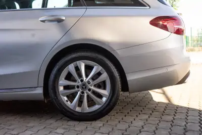Mercedes-Benz C 200 2019 - 22900 EUR, 84000 km - AUTO.MOTO.pt - 84000km - foto 6 de 19