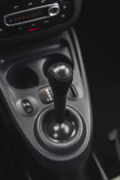 Smart Fortwo Cabrio 2015 - 11900 EUR, 179000 km - AUTO.MOTO.pt - 179000km - foto 13 de 20