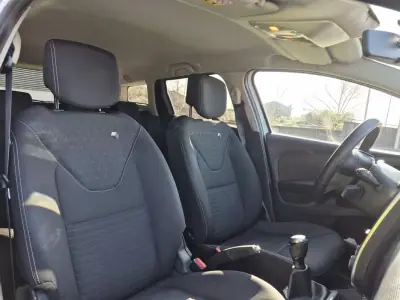 Renault Clio Sport Tourer 2018 - 11250 EUR, 87756 km - AUTO.MOTO.pt - 87756km - foto 12 de 30