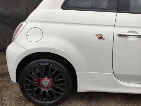Fiat 500 2009 - 11900 EUR, 123000 km - AUTO.MOTO.pt - 123000km - foto 9 de 9