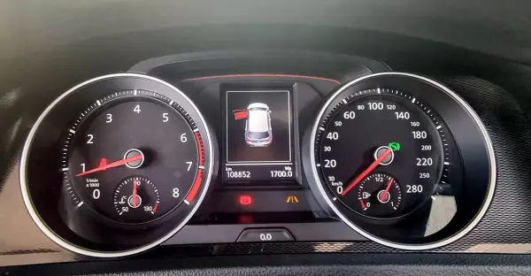Volkswagen Golf 2015 - 22490 EUR, 108000 km - AUTO.MOTO.pt - 108000km - foto 13 de 28