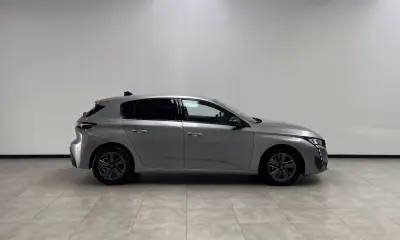 Peugeot 308 2023 - 15900 EUR, 50000 km - 50000km - foto 8 de 18