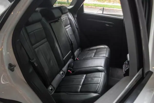 Land Rover Range Rover Evoque 2020 - 32990 EUR, 129590 km - 129590km - foto 27 de 38