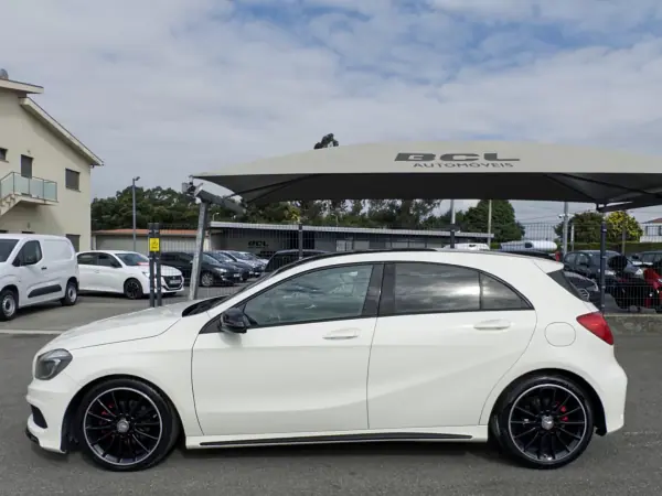 Mercedes-Benz A 180 2015 - 16990 EUR, 131000 km - AUTO.MOTO.pt - 131000km - foto 4 de 35