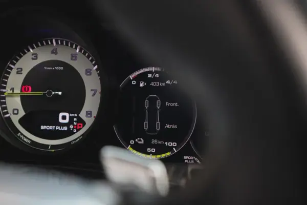 Porsche Panamera Sport Turismo 2019 - 67480 EUR, 97640 km - AUTO.MOTO.pt - 97640km - foto 49 de 71