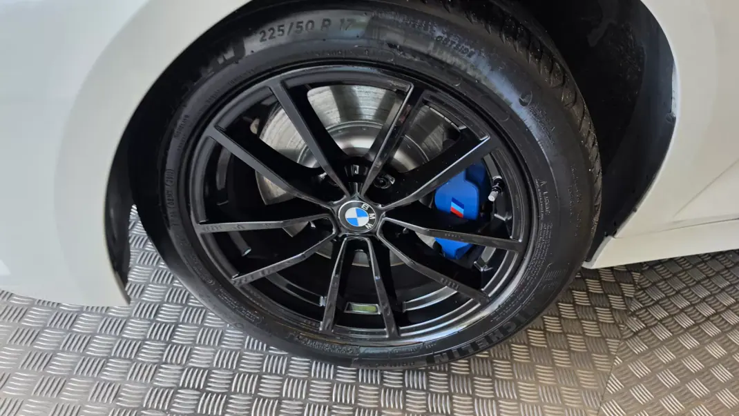 BMW 330 2019 - 22900 EUR, 111028 km - AUTO.MOTO.pt - 111028km - foto 33 de 54