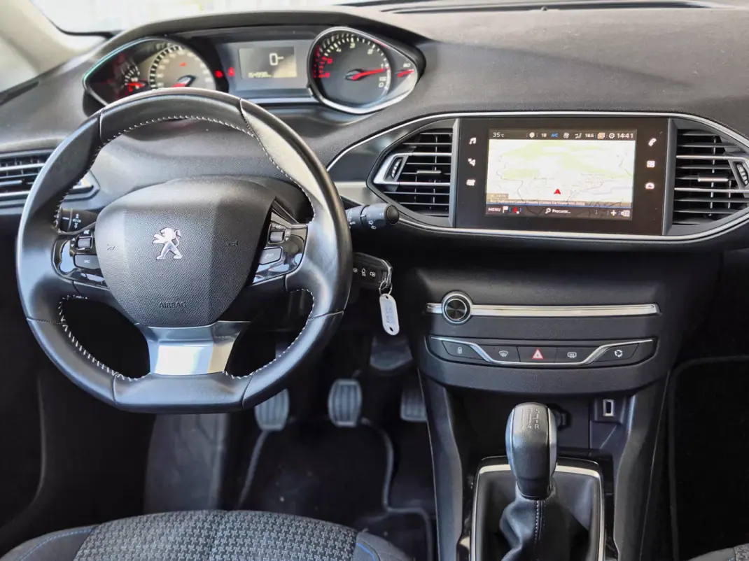 Peugeot 308 SW 2018 - 11900 EUR, 154998 km - AUTO.MOTO.pt - 154998km - foto 10 de 13