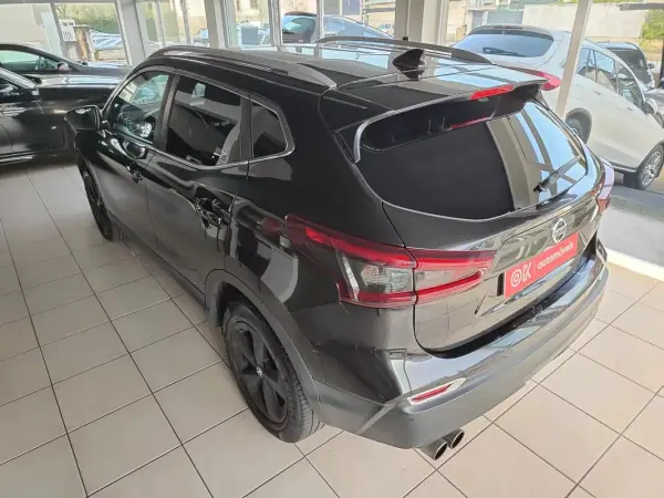 Nissan Qashqai 2017 - 15750 EUR, 155200 km - AUTO.MOTO.pt - 155200km - foto 8 de 37