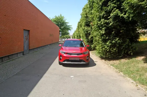 Kia Stonic 2019 - 12990 EUR, 101500 km - AUTO.MOTO.pt - 101500km - foto 2 de 10