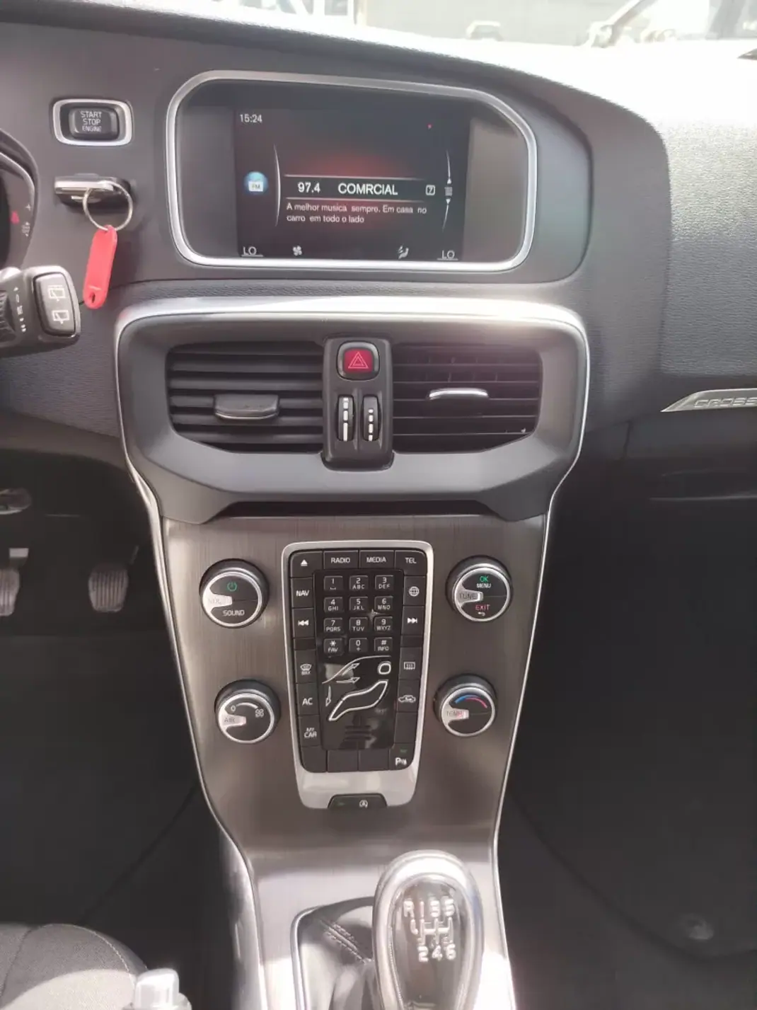 Volvo V40 Cross Country 2014 - 13950 EUR, 143620 km - AUTO.MOTO.pt - 143620km - foto 6 de 19