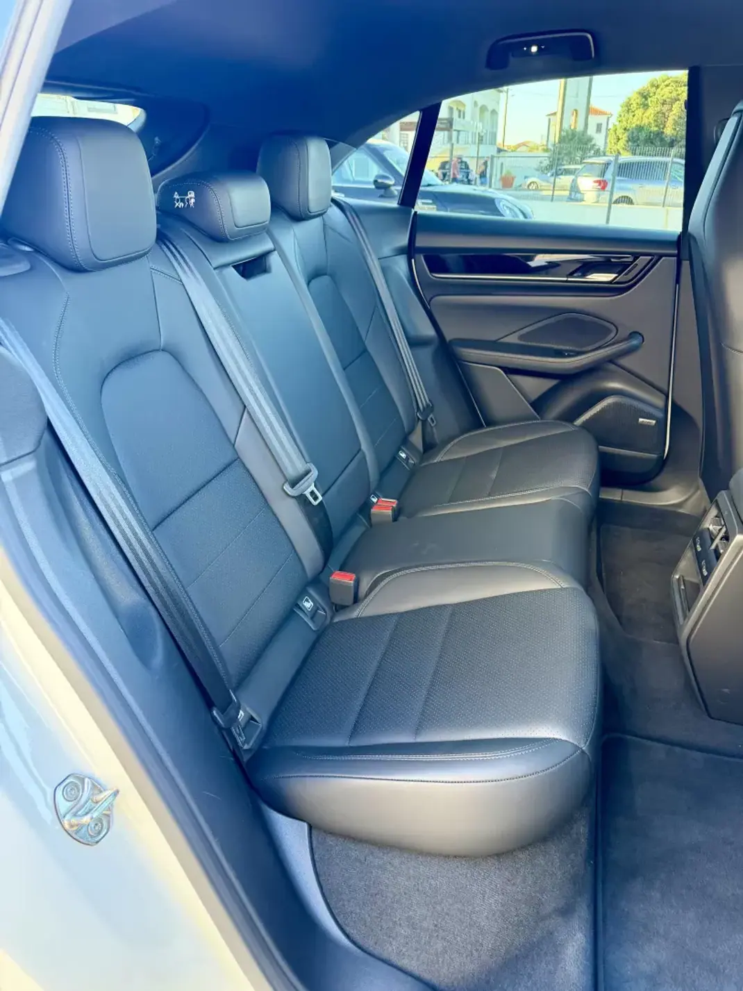 Porsche Macan 2025 - 79900 EUR, 19000 km - 19000km - foto 5 de 18