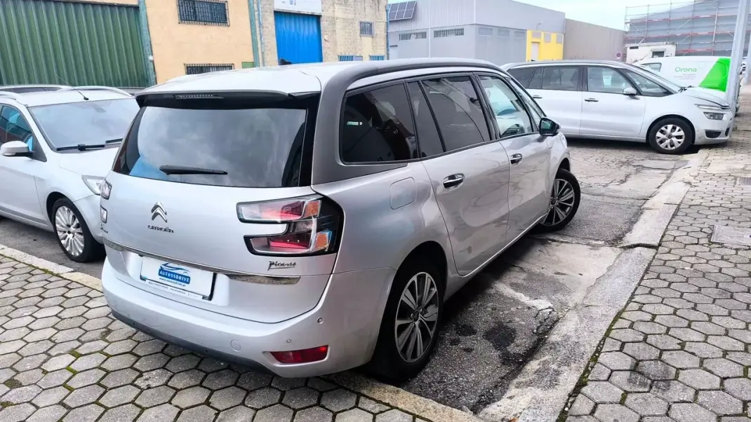 Citroën C4 Grand Picasso 2015 - 10900 EUR, 175000 km - AUTO.MOTO.pt - 175000km - foto 20 de 20