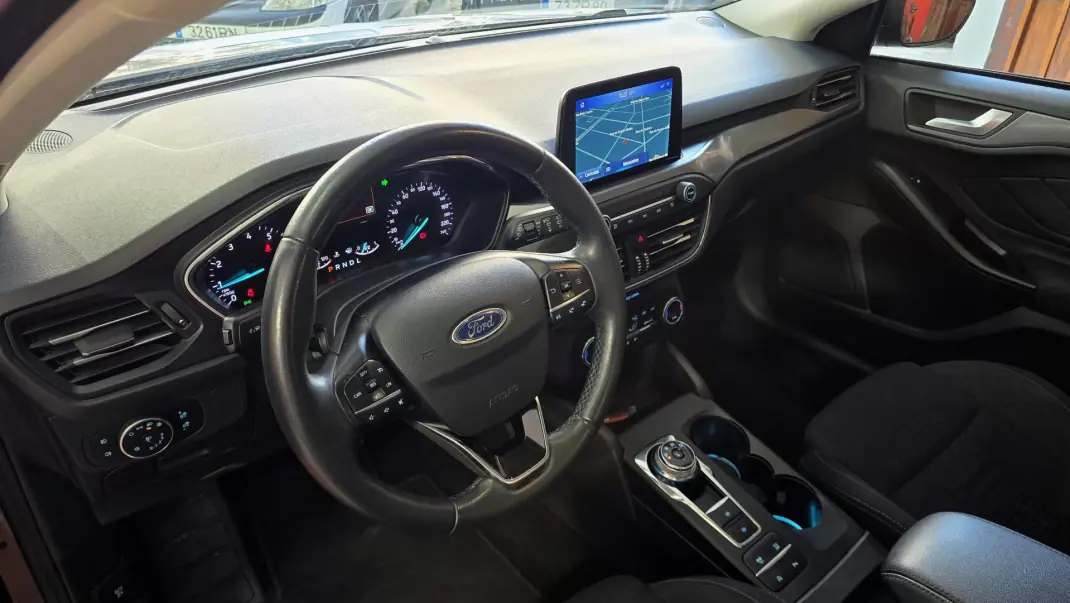 Ford Focus 2020 - 15990 EUR, 90544 km - AUTO.MOTO.pt - 90544km - foto 18 de 51