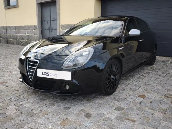 Alfa Romeo Giulietta 2011 - 8490 EUR, 155565 km - AUTO.MOTO.pt - 155565km - foto 3 de 19