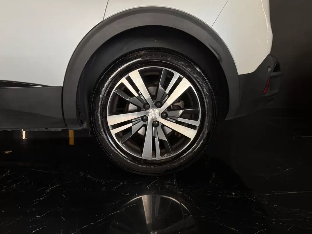 Peugeot 3008 2022 - 17990 EUR, 176500 km - 176500km - foto 8 de 25