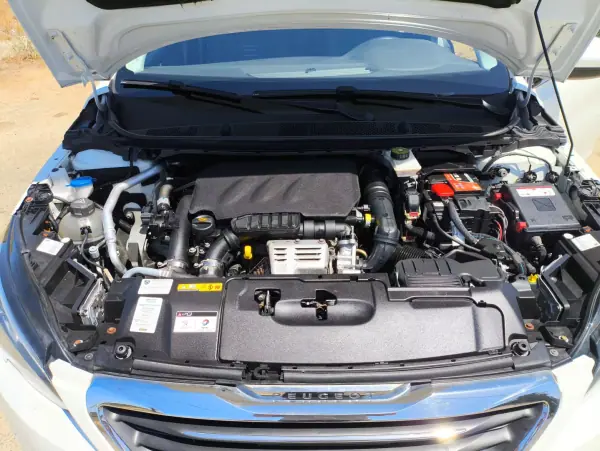 Peugeot 308 2016 - 9165 EUR, 160500 km - 160500km - foto 12 de 12