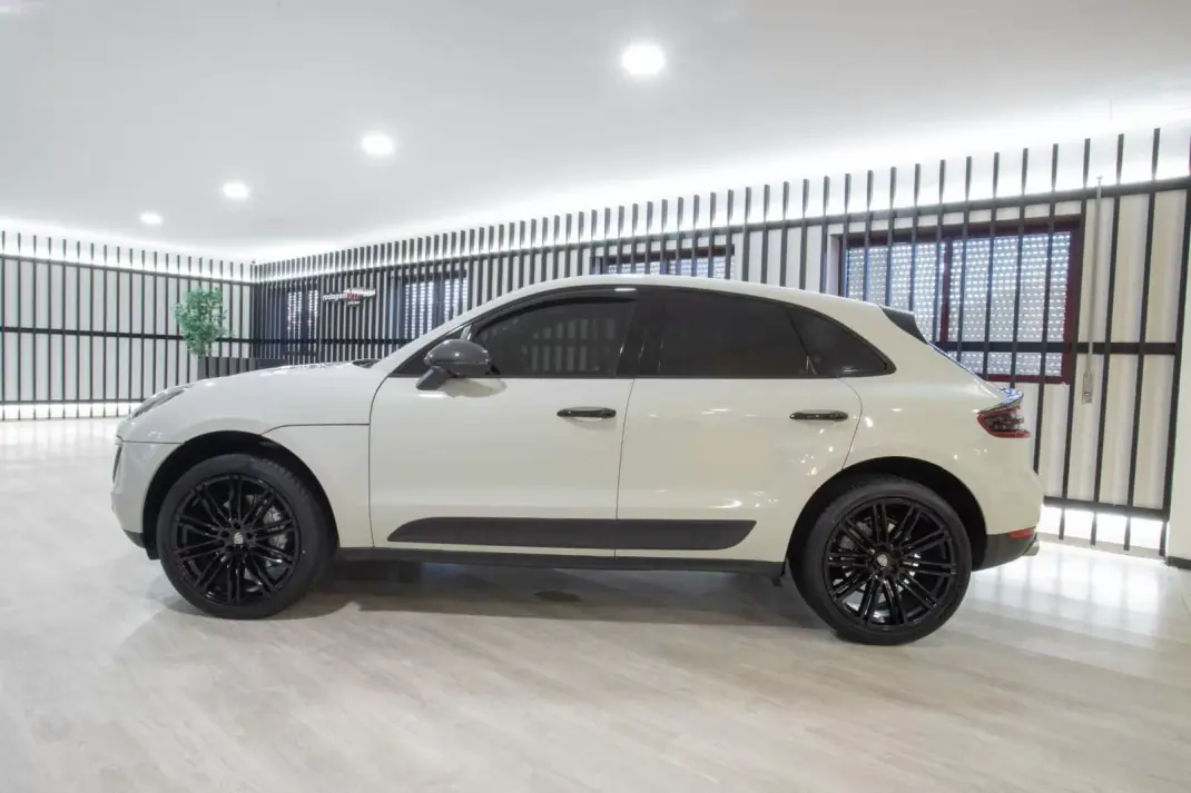 Porsche Cayenne 2015 - 40000 EUR, 200000 km - 200000km - foto 2 de 8