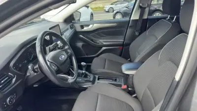 Ford Focus SW 2020 - 13800 EUR, 134000 km - AUTO.MOTO.pt - 134000km - foto 24 de 26