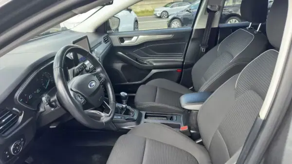 Ford Focus SW 2020 - 13800 EUR, 134000 km - AUTO.MOTO.pt - 134000km - foto 24 de 26
