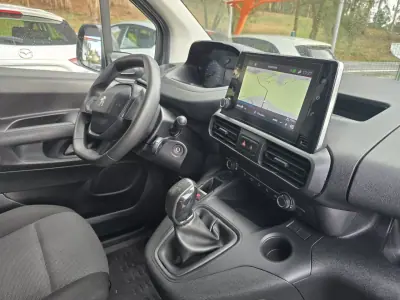 Peugeot PARTNER HDI 2020 - 13900 EUR, 99000 km - AUTO.MOTO.pt - 99000km - foto 14 de 22