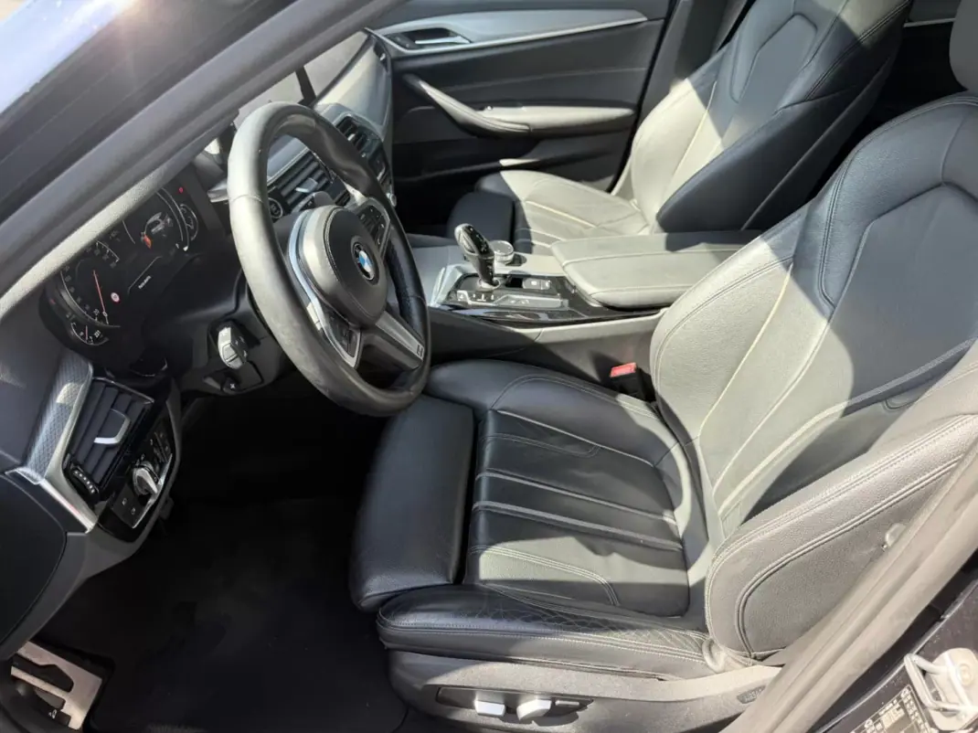BMW 520 2019 - 33900 EUR, 85000 km - AUTO.MOTO.pt - 85000km - foto 10 de 13