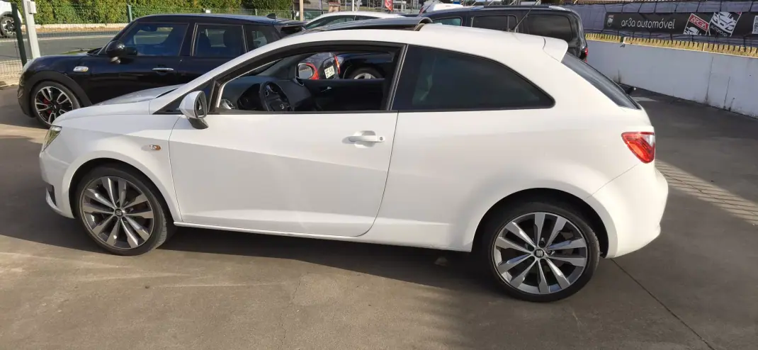 SEAT Ibiza 2017 - 13500 EUR, 90316 km - 90316km - foto 2 de 9