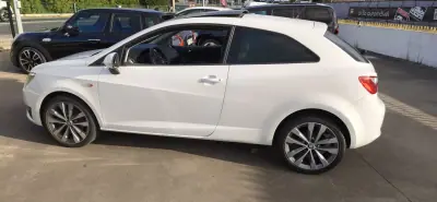 SEAT Ibiza 2017 - 13500 EUR, 90316 km - AUTO.MOTO.pt - 90316km - foto 2 de 9