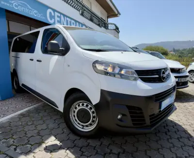 Opel Vivaro 2022 - 32950 EUR, 78000 km - AUTO.MOTO.pt - 78000km - foto 2 de 22