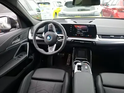BMW iX2 2025 - 45000 EUR, 19998 km - AUTO.MOTO.pt - 19998km - foto 4 de 11