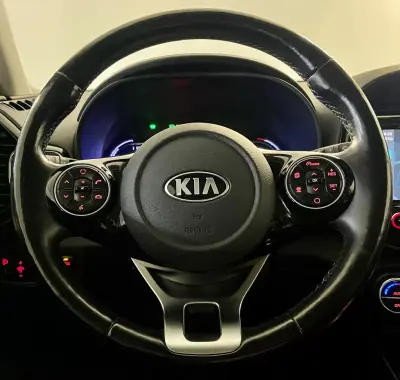 Kia e-Soul 2020 - 19750 EUR, 79000 km - AUTO.MOTO.pt - 79000km - foto 11 de 38
