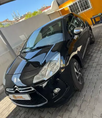 Citroën DS3 2012 - 10900 EUR, 121482 km - AUTO.MOTO.pt - 121482km - foto 2 de 8