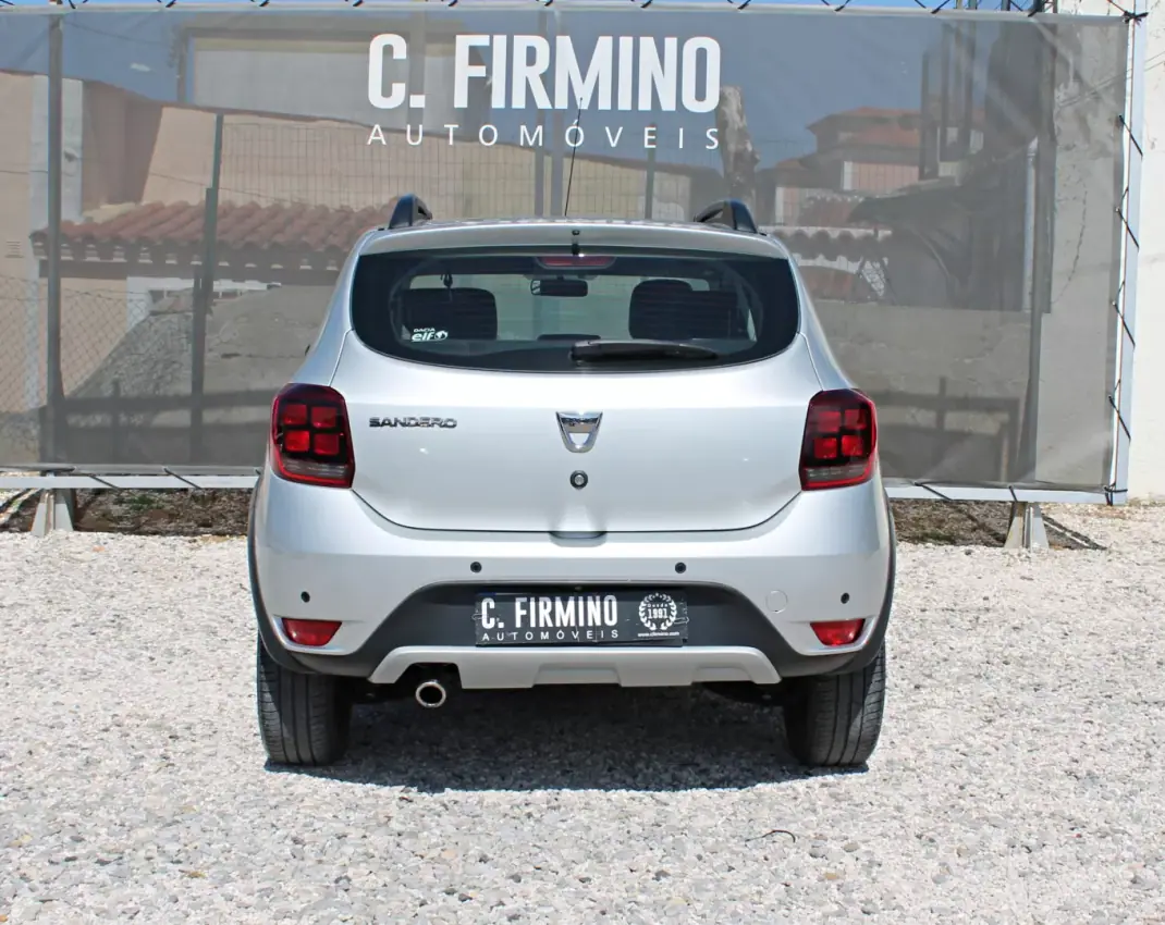 Dacia Sandero 2018 - 10400 EUR, 35110 km - AUTO.MOTO.pt - 35110km - foto 6 de 24