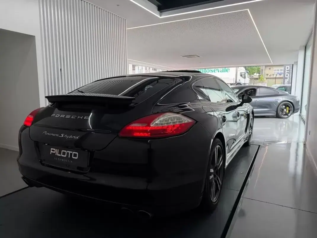 Porsche Panamera 2012 - 34990 EUR, 187000 km - AUTO.MOTO.pt - 187000km - foto 8 de 22
