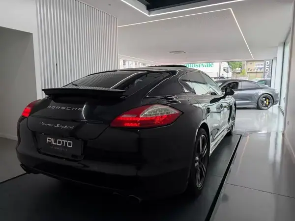 Porsche Panamera 2012 - 34990 EUR, 187000 km - AUTO.MOTO.pt - 187000km - foto 8 de 22