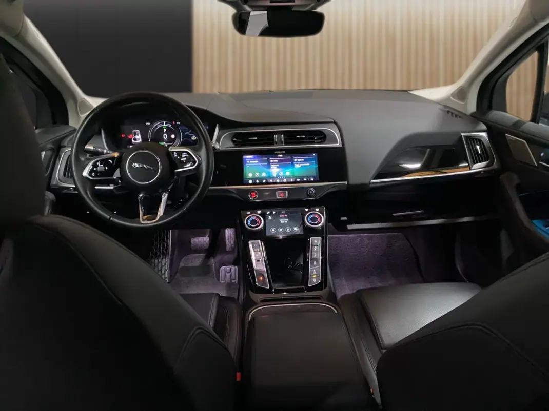 Jaguar I-Pace 2020 - 29950 EUR, 57940 km - AUTO.MOTO.pt - 57940km - foto 8 de 20