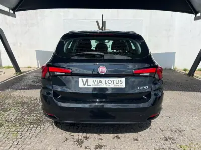 Fiat Tipo Station Wagon 2018 - 7850 EUR, 200000 km - AUTO.MOTO.pt - 200000km - foto 4 de 12