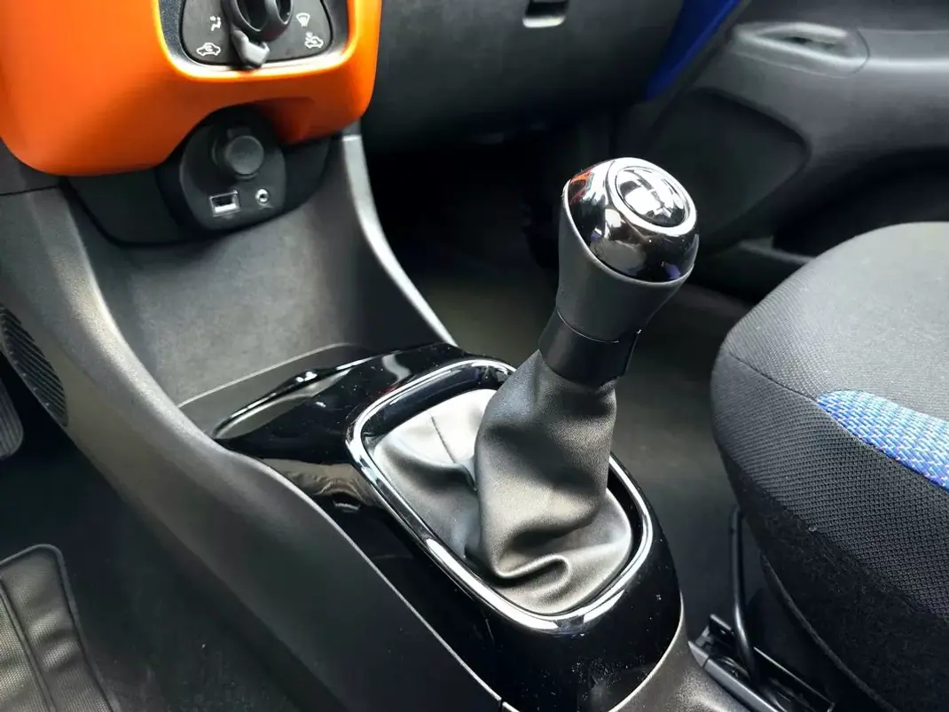 Citroën C1 2018 - 9900 EUR, 84800 km - AUTO.MOTO.pt - 84800km - foto 30 de 40